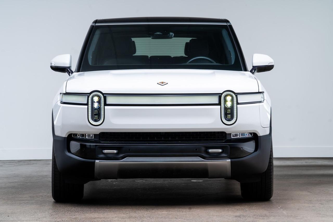 2024 Rivian R1S Adventure 1 Owner Vented Seats Portland OR