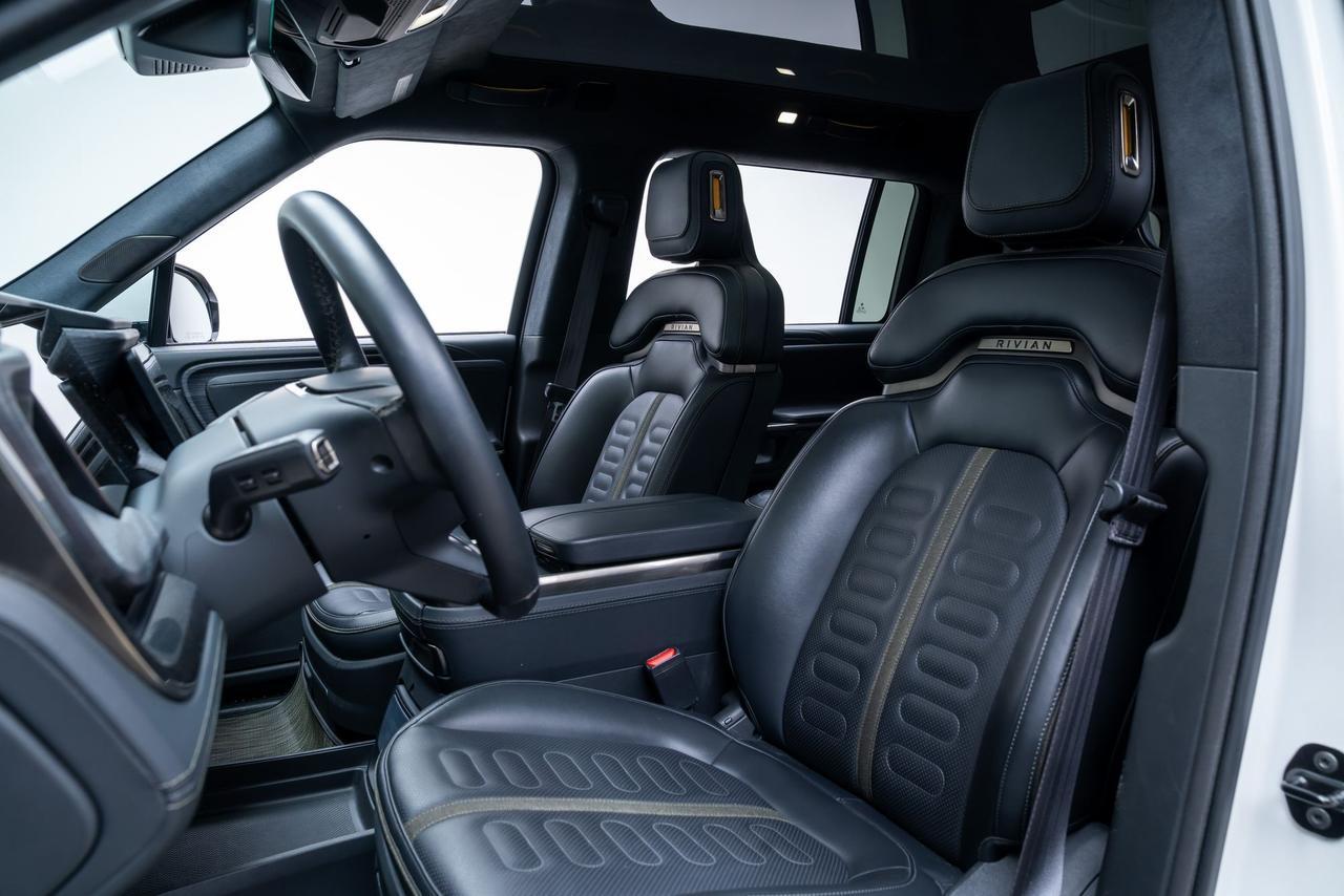 2024 Rivian R1S Adventure 1 Owner Vented Seats Portland OR