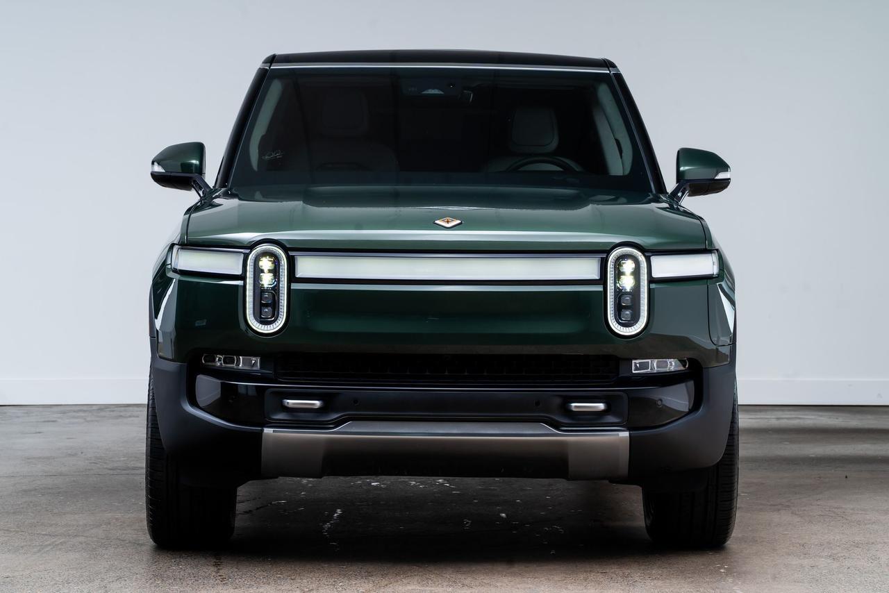 2024 Rivian R1S Adventure AWD Quad Motor Large Pack 3rd Row 1-Owner Portland OR
