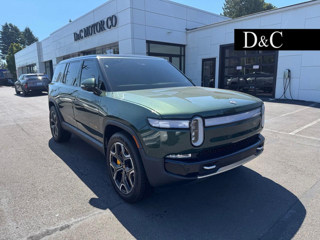 2024 Rivian R1S