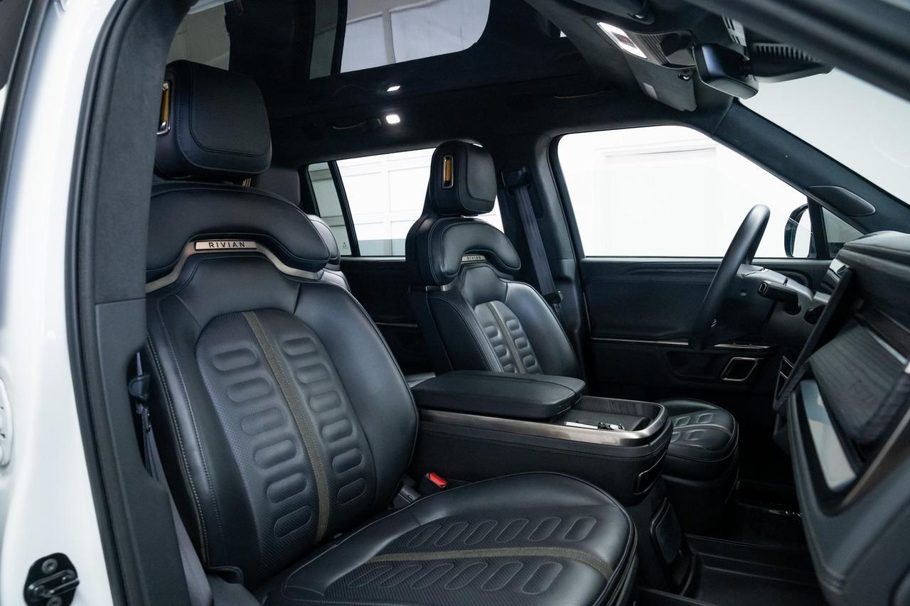 2024 Rivian R1S Adventure Heated Seats Quad Motor Large Pack Portland OR