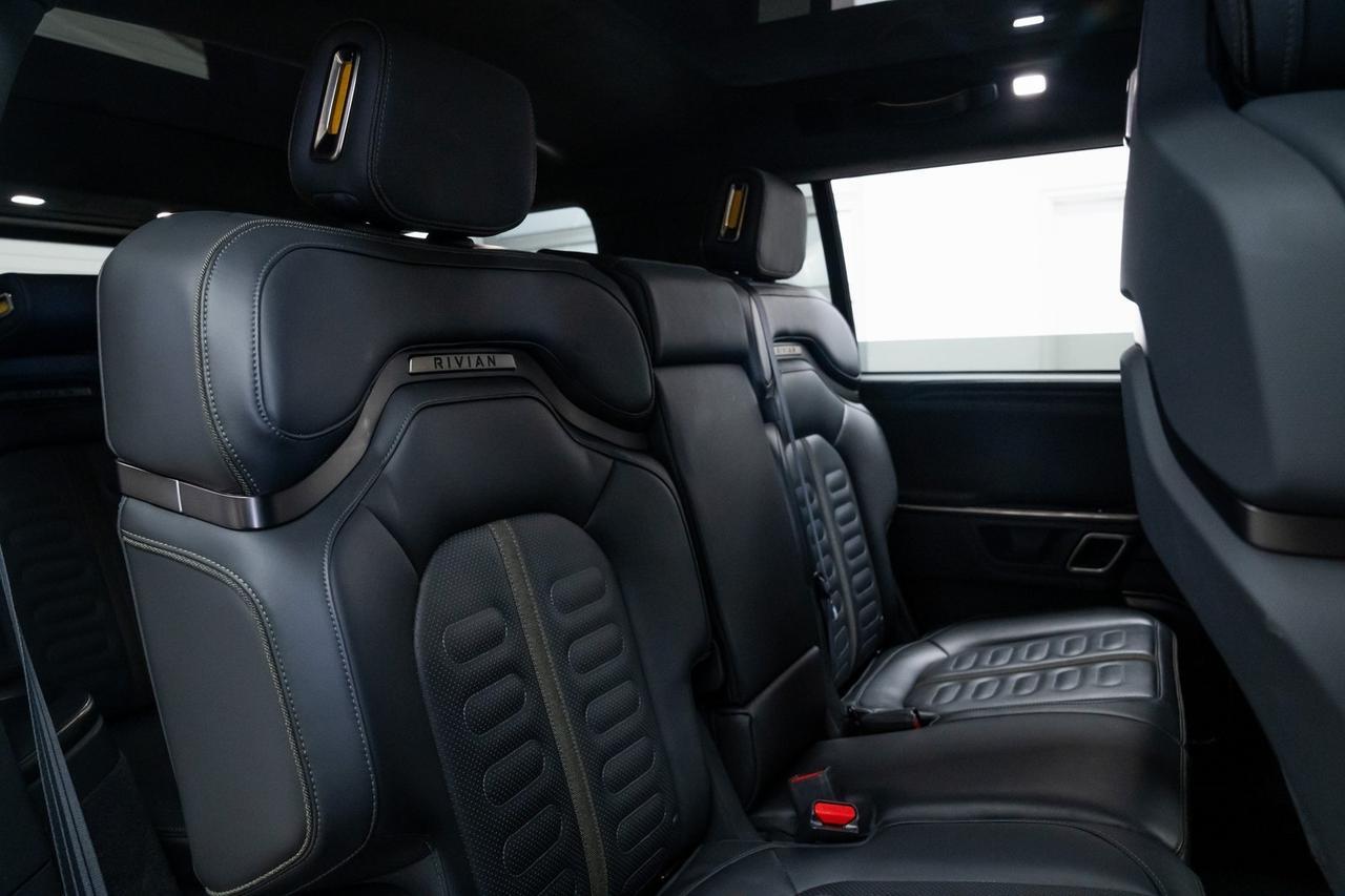 2024 Rivian R1S Adventure Heated Seats Quad Motor Large Pack Portland OR