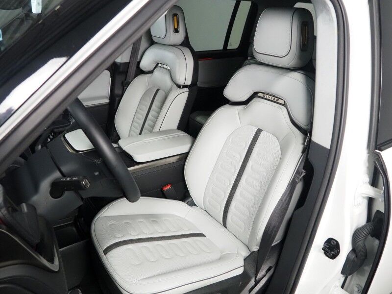 2024 Rivian R1S Adventure Package AWD *QUAD-MOTOR, LARGE BATTERY PACK, NAVIGATION, ADAPTIVE CRUISE, SAFETY ALERTS, 360 CAMERAS, PANO GLASS ROOF, LEATHER, CLIMATE SEATS, HEATED STEERING, 20 INCH WHEELS, MERIDIAN AUDIO, WIRELESS CHARGING Round Rock TX