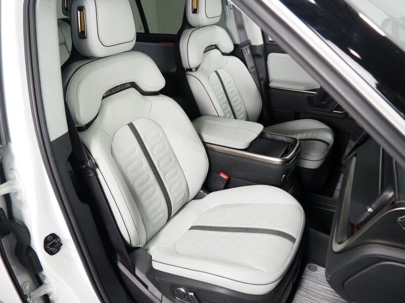 2024 Rivian R1S Adventure Package AWD *QUAD-MOTOR, LARGE BATTERY PACK, NAVIGATION, ADAPTIVE CRUISE, SAFETY ALERTS, 360 CAMERAS, PANO GLASS ROOF, LEATHER, CLIMATE SEATS, HEATED STEERING, 20 INCH WHEELS, MERIDIAN AUDIO, WIRELESS CHARGING