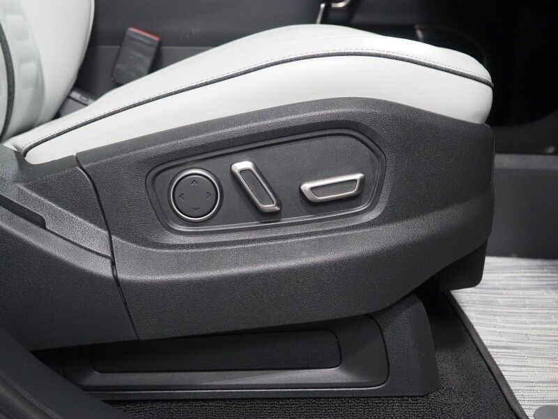 2024 Rivian R1S Adventure Package AWD *QUAD-MOTOR, LARGE BATTERY PACK, NAVIGATION, ADAPTIVE CRUISE, SAFETY ALERTS, 360 CAMERAS, PANO GLASS ROOF, LEATHER, CLIMATE SEATS, HEATED STEERING, 20 INCH WHEELS, MERIDIAN AUDIO, WIRELESS CHARGING Round Rock TX