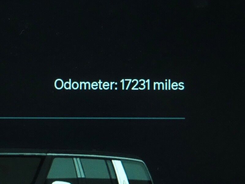 2024 Rivian R1S Adventure Package AWD *QUAD-MOTOR, LARGE BATTERY PACK, NAVIGATION, ADAPTIVE CRUISE, SAFETY ALERTS, 360 CAMERAS, PANO GLASS ROOF, LEATHER, CLIMATE SEATS, HEATED STEERING, 20 INCH WHEELS, MERIDIAN AUDIO, WIRELESS CHARGING Round Rock TX