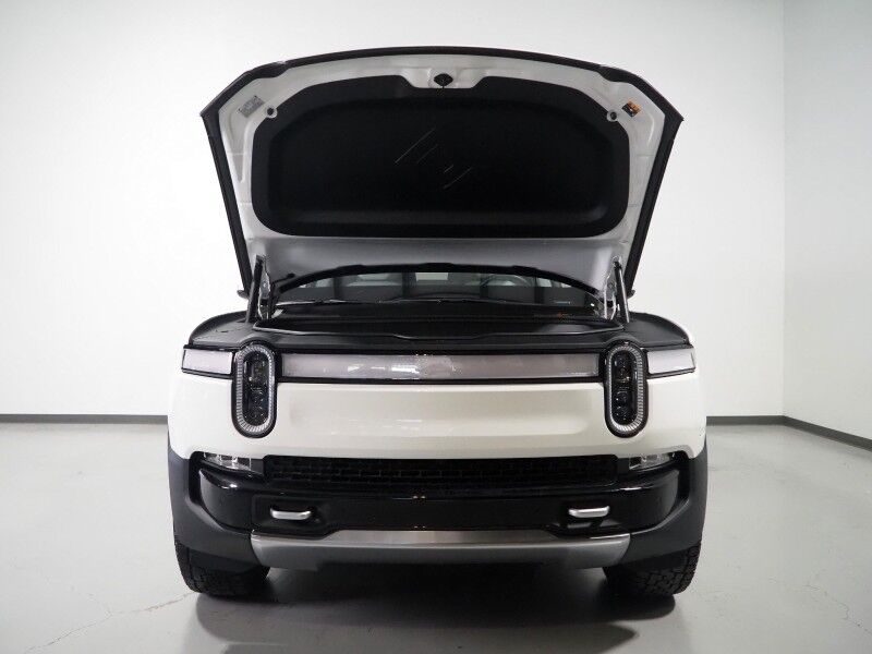 2024 Rivian R1S Adventure Package AWD *QUAD-MOTOR, LARGE BATTERY PACK, NAVIGATION, ADAPTIVE CRUISE, SAFETY ALERTS, 360 CAMERAS, PANO GLASS ROOF, LEATHER, CLIMATE SEATS, HEATED STEERING, 20 INCH WHEELS, MERIDIAN AUDIO, WIRELESS CHARGING Round Rock TX
