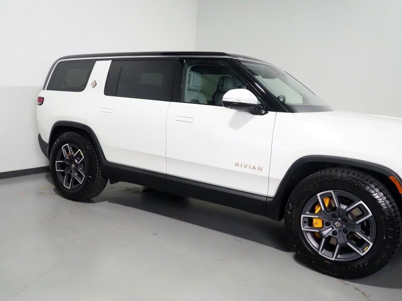 2024 Rivian R1S Adventure Package AWD *QUAD-MOTOR, LARGE BATTERY PACK, NAVIGATION, ADAPTIVE CRUISE, SAFETY ALERTS, 360 CAMERAS, PANO GLASS ROOF, LEATHER, CLIMATE SEATS, HEATED STEERING, 20 INCH WHEELS, MERIDIAN AUDIO, WIRELESS CHARGING Round Rock TX