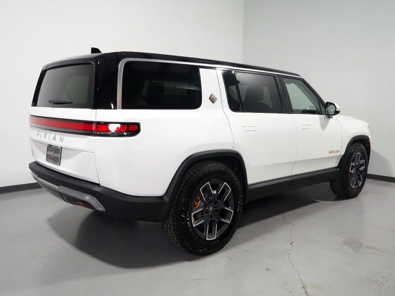 2024 Rivian R1S Adventure Package AWD *QUAD-MOTOR, LARGE BATTERY PACK, NAVIGATION, ADAPTIVE CRUISE, SAFETY ALERTS, 360 CAMERAS, PANO GLASS ROOF, LEATHER, CLIMATE SEATS, HEATED STEERING, 20 INCH WHEELS, MERIDIAN AUDIO, WIRELESS CHARGING Round Rock TX