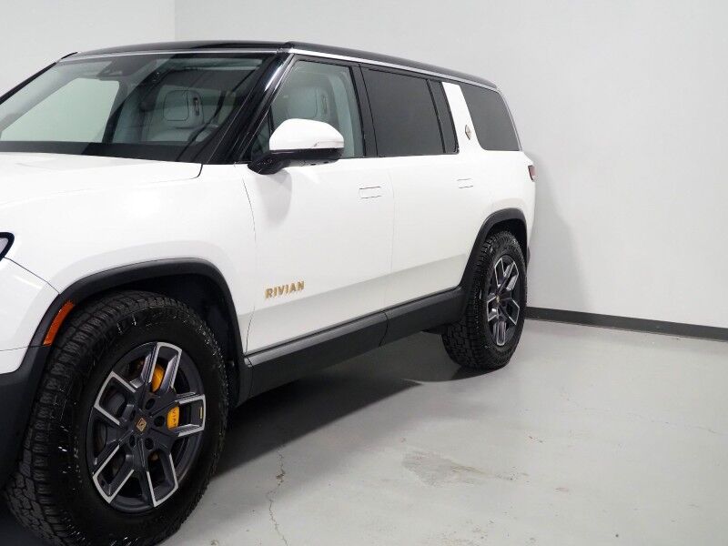 2024 Rivian R1S Adventure Package AWD *QUAD-MOTOR, LARGE BATTERY PACK, NAVIGATION, ADAPTIVE CRUISE, SAFETY ALERTS, 360 CAMERAS, PANO GLASS ROOF, LEATHER, CLIMATE SEATS, HEATED STEERING, 20 INCH WHEELS, MERIDIAN AUDIO, WIRELESS CHARGING Round Rock TX