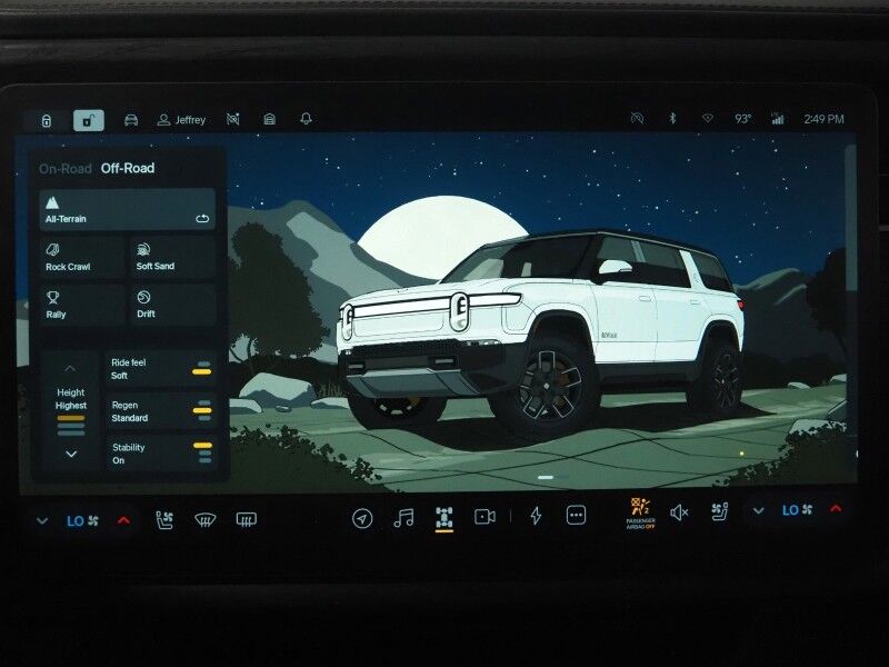 2024 Rivian R1S Adventure Package AWD *QUAD-MOTOR, LARGE BATTERY PACK, NAVIGATION, ADAPTIVE CRUISE, SAFETY ALERTS, 360 CAMERAS, PANO GLASS ROOF, LEATHER, CLIMATE SEATS, HEATED STEERING, 20 INCH WHEELS, MERIDIAN AUDIO, WIRELESS CHARGING Round Rock TX