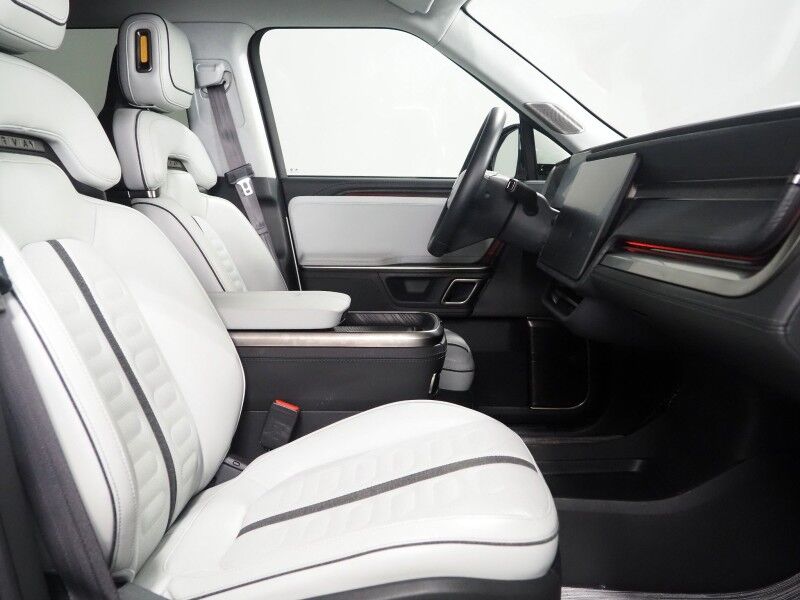 2024 Rivian R1S Adventure Package AWD *QUAD-MOTOR, LARGE BATTERY PACK, NAVIGATION, ADAPTIVE CRUISE, SAFETY ALERTS, 360 CAMERAS, PANO GLASS ROOF, LEATHER, CLIMATE SEATS, HEATED STEERING, 20 INCH WHEELS, MERIDIAN AUDIO, WIRELESS CHARGING Round Rock TX