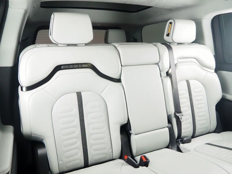 2024 Rivian R1S Adventure Package AWD *QUAD-MOTOR, LARGE BATTERY PACK, NAVIGATION, ADAPTIVE CRUISE, SAFETY ALERTS, 360 CAMERAS, PANO GLASS ROOF, LEATHER, CLIMATE SEATS, HEATED STEERING, 20 INCH WHEELS, MERIDIAN AUDIO, WIRELESS CHARGING Round Rock TX