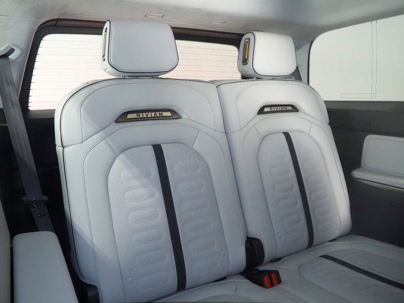 2024 Rivian R1S Adventure Package AWD *QUAD-MOTOR, LARGE BATTERY PACK, NAVIGATION, ADAPTIVE CRUISE, SAFETY ALERTS, 360 CAMERAS, PANO GLASS ROOF, LEATHER, CLIMATE SEATS, HEATED STEERING, 20 INCH WHEELS, MERIDIAN AUDIO, WIRELESS CHARGING Round Rock TX