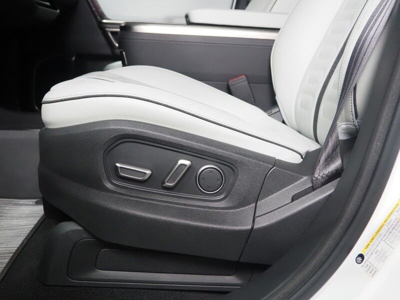 2024 Rivian R1S Adventure Package AWD *QUAD-MOTOR, LARGE BATTERY PACK, NAVIGATION, ADAPTIVE CRUISE, SAFETY ALERTS, 360 CAMERAS, PANO GLASS ROOF, LEATHER, CLIMATE SEATS, HEATED STEERING, 20 INCH WHEELS, MERIDIAN AUDIO, WIRELESS CHARGING Round Rock TX