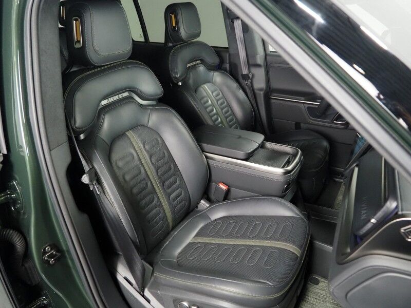 2024 Rivian R1S Adventure Package AWD *QUAD-MOTOR, LARGE BATTERY PACK, NAVIGATION, ADAPTIVE CRUISE, SAFETY ALERTS, 360 CAMERAS, PANO GLASS ROOF, LEATHER, CLIMATE SEATS, HEATED STEERING, 20 INCH WHEELS, MERIDIAN AUDIO, WIRELESS CHARGING