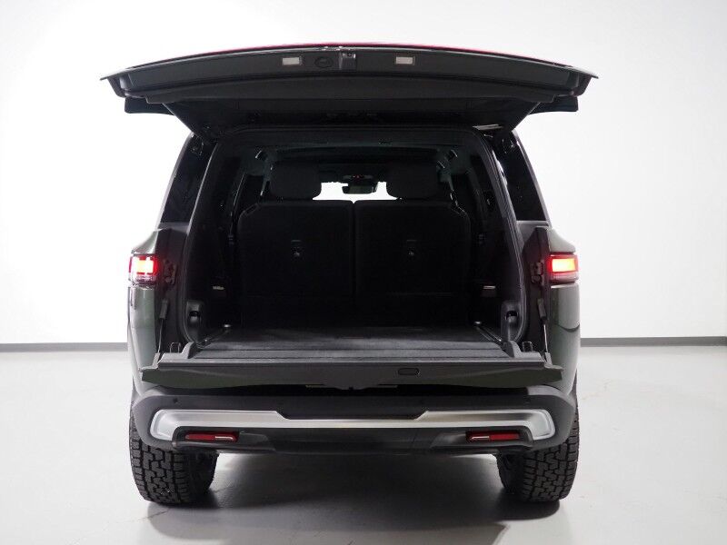 2024 Rivian R1S Adventure Package AWD *QUAD-MOTOR, LARGE BATTERY PACK, NAVIGATION, ADAPTIVE CRUISE, SAFETY ALERTS, 360 CAMERAS, PANO GLASS ROOF, LEATHER, CLIMATE SEATS, HEATED STEERING, 20 INCH WHEELS, MERIDIAN AUDIO, WIRELESS CHARGING Round Rock TX