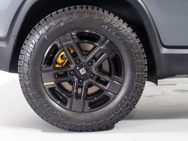 2024 Rivian R1S Adventure Package AWD *QUAD-MOTOR, LARGE BATTERY PACK, NAVIGATION, ADAPTIVE CRUISE, SAFETY ALERTS, 360 CAMERAS, PANO GLASS ROOF, LEATHER, CLIMATE SEATS, HEATED STEERING, 20 INCH WHEELS, MERIDIAN AUDIO, WIRELESS CHARGING Round Rock TX