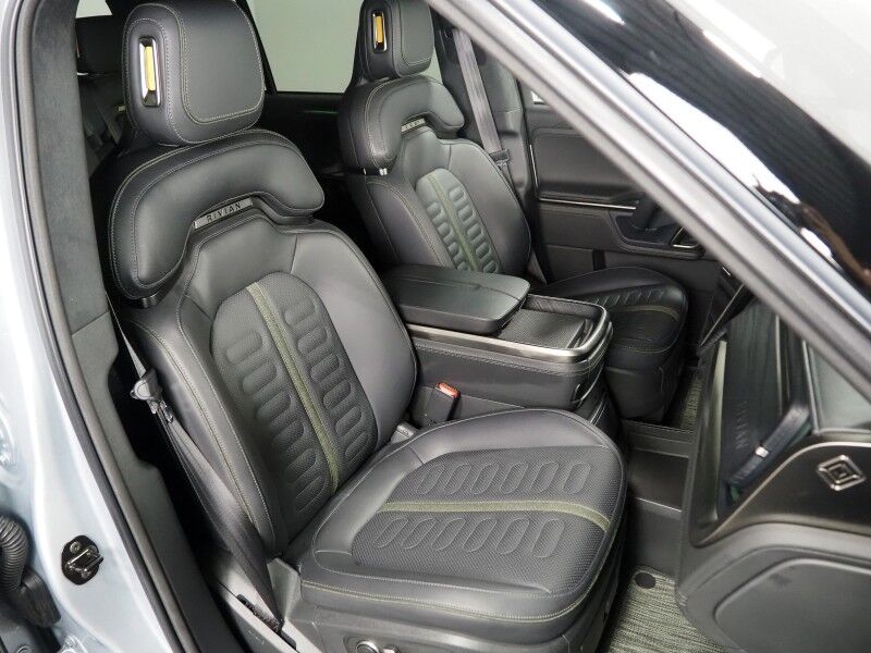 2024 Rivian R1S Adventure Package AWD *QUAD-MOTOR, LARGE BATTERY PACK, NAVIGATION, ADAPTIVE CRUISE, SAFETY ALERTS, 360 CAMERAS, PANO GLASS ROOF, LEATHER, CLIMATE SEATS, HEATED STEERING, 21 INCH WHEELS, MERIDIAN AUDIO, WIRELESS CHARGING