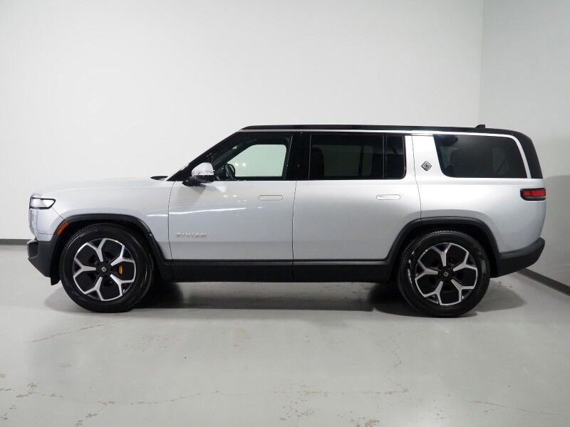 2024 Rivian R1S Adventure Package AWD *QUAD-MOTOR, LARGE BATTERY PACK, NAVIGATION, ADAPTIVE CRUISE, SAFETY ALERTS, 360 CAMERAS, PANO GLASS ROOF, LEATHER, CLIMATE SEATS, HEATED STEERING, 21 INCH WHEELS, MERIDIAN AUDIO, WIRELESS CHARGING Round Rock TX