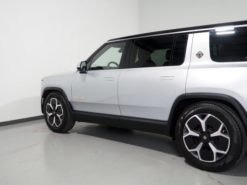 2024 Rivian R1S Adventure Package AWD *QUAD-MOTOR, LARGE BATTERY PACK, NAVIGATION, ADAPTIVE CRUISE, SAFETY ALERTS, 360 CAMERAS, PANO GLASS ROOF, LEATHER, CLIMATE SEATS, HEATED STEERING, 21 INCH WHEELS, MERIDIAN AUDIO, WIRELESS CHARGING Round Rock TX