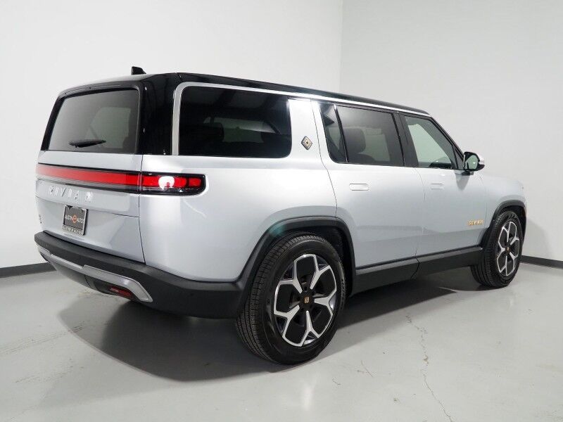 2024 Rivian R1S Adventure Package AWD *QUAD-MOTOR, LARGE BATTERY PACK, NAVIGATION, ADAPTIVE CRUISE, SAFETY ALERTS, 360 CAMERAS, PANO GLASS ROOF, LEATHER, CLIMATE SEATS, HEATED STEERING, 21 INCH WHEELS, MERIDIAN AUDIO, WIRELESS CHARGING Round Rock TX