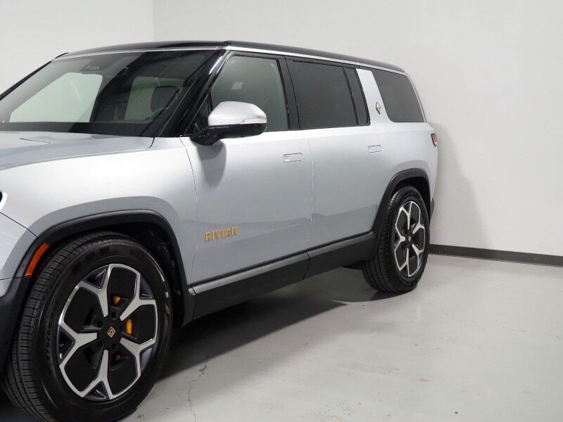 2024 Rivian R1S Adventure Package AWD *QUAD-MOTOR, LARGE BATTERY PACK, NAVIGATION, ADAPTIVE CRUISE, SAFETY ALERTS, 360 CAMERAS, PANO GLASS ROOF, LEATHER, CLIMATE SEATS, HEATED STEERING, 21 INCH WHEELS, MERIDIAN AUDIO, WIRELESS CHARGING Round Rock TX