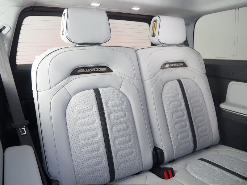 2024 Rivian R1S Adventure Package AWD *QUAD-MOTOR, LARGE BATTERY PACK, NAVIGATION, ADAPTIVE CRUISE, SAFETY ALERTS, 360 CAMERAS, PANO GLASS ROOF, LEATHER, CLIMATE SEATS, HEATED STEERING, 21 INCH WHEELS, MERIDIAN AUDIO, WIRELESS CHARGING Round Rock TX