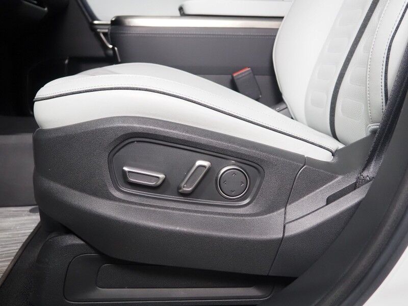 2024 Rivian R1S Adventure Package AWD *QUAD-MOTOR, LARGE BATTERY PACK, NAVIGATION, ADAPTIVE CRUISE, SAFETY ALERTS, 360 CAMERAS, PANO GLASS ROOF, LEATHER, CLIMATE SEATS, HEATED STEERING, 21 INCH WHEELS, MERIDIAN AUDIO, WIRELESS CHARGING Round Rock TX