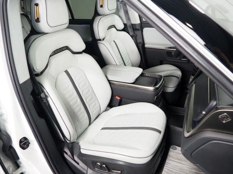 2024 Rivian R1S Adventure Package AWD *QUAD-MOTOR, LARGE BATTERY PACK, NAVIGATION, ADAPTIVE CRUISE, SAFETY ALERTS, 360 CAMERAS, PANO GLASS ROOF, LEATHER, CLIMATE SEATS, HEATED STEERING, 21 INCH WHEELS, MERIDIAN AUDIO, WIRELESS CHARGING