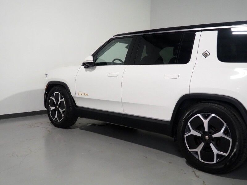 2024 Rivian R1S Adventure Package AWD *QUAD-MOTOR, LARGE BATTERY PACK, NAVIGATION, ADAPTIVE CRUISE, SAFETY ALERTS, 360 CAMERAS, PANO GLASS ROOF, LEATHER, CLIMATE SEATS, HEATED STEERING, 21 INCH WHEELS, MERIDIAN AUDIO, WIRELESS CHARGING Round Rock TX