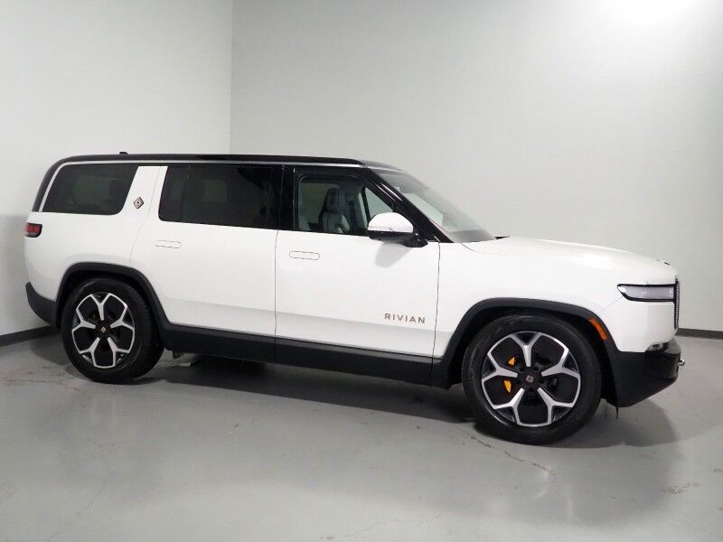 2024 Rivian R1S Adventure Package AWD *QUAD-MOTOR, LARGE BATTERY PACK, NAVIGATION, ADAPTIVE CRUISE, SAFETY ALERTS, 360 CAMERAS, PANO GLASS ROOF, LEATHER, CLIMATE SEATS, HEATED STEERING, 21 INCH WHEELS, MERIDIAN AUDIO, WIRELESS CHARGING