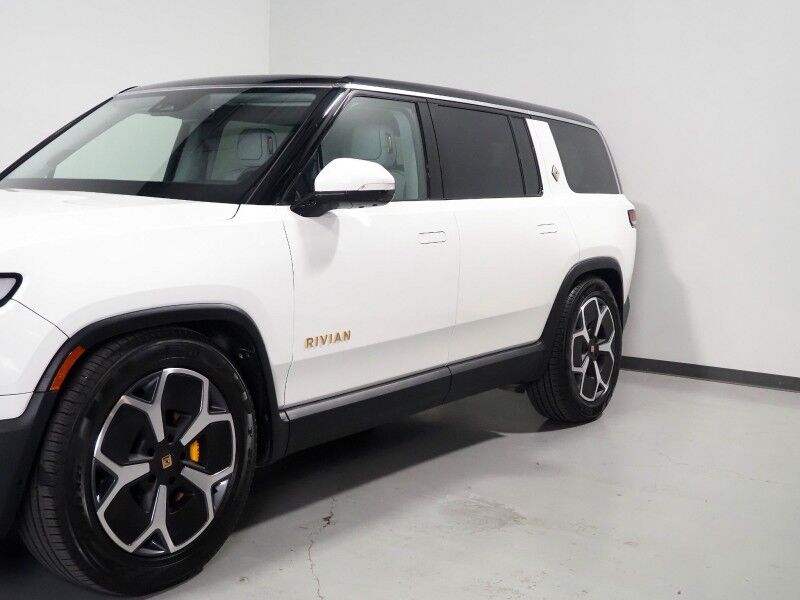 2024 Rivian R1S Adventure Package AWD *QUAD-MOTOR, LARGE BATTERY PACK, NAVIGATION, ADAPTIVE CRUISE, SAFETY ALERTS, 360 CAMERAS, PANO GLASS ROOF, LEATHER, CLIMATE SEATS, HEATED STEERING, 21 INCH WHEELS, MERIDIAN AUDIO, WIRELESS CHARGING Round Rock TX