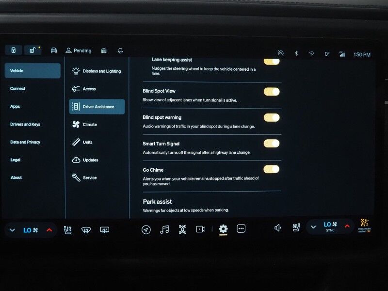 2024 Rivian R1S Adventure Package AWD *QUAD-MOTOR, LARGE BATTERY PACK, NAVIGATION, ADAPTIVE CRUISE, SAFETY ALERTS, 360 CAMERAS, PANO GLASS ROOF, LEATHER, CLIMATE SEATS, HEATED STEERING, 21 INCH WHEELS, MERIDIAN AUDIO, WIRELESS CHARGING Round Rock TX