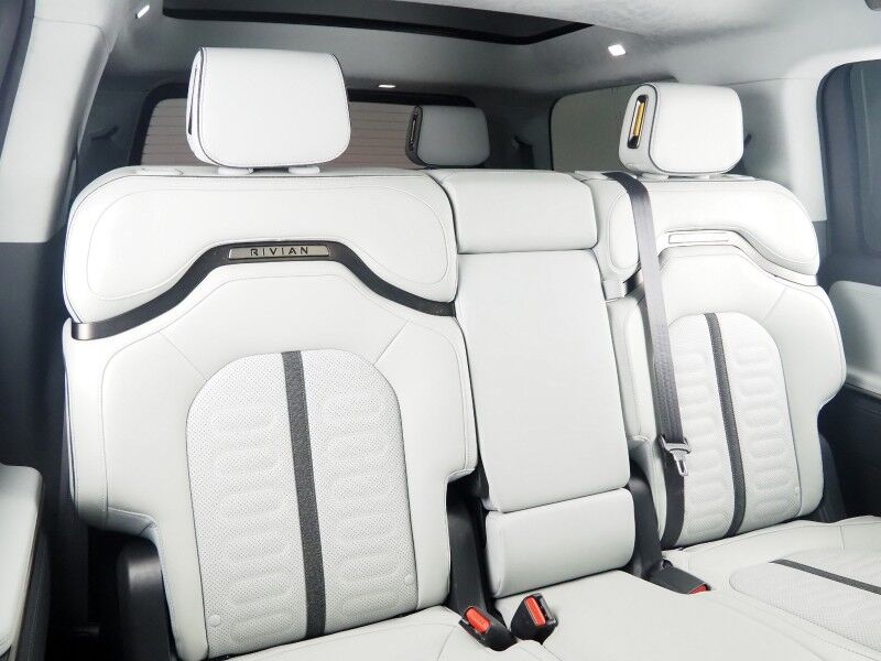 2024 Rivian R1S Adventure Package AWD *QUAD-MOTOR, LARGE BATTERY PACK, NAVIGATION, ADAPTIVE CRUISE, SAFETY ALERTS, 360 CAMERAS, PANO GLASS ROOF, LEATHER, CLIMATE SEATS, HEATED STEERING, 21 INCH WHEELS, MERIDIAN AUDIO, WIRELESS CHARGING Round Rock TX