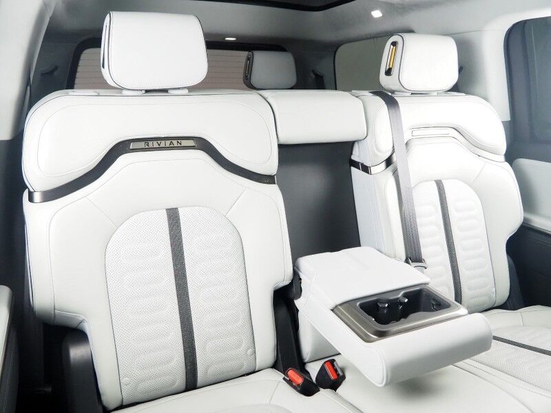 2024 Rivian R1S Adventure Package AWD *QUAD-MOTOR, LARGE BATTERY PACK, NAVIGATION, ADAPTIVE CRUISE, SAFETY ALERTS, 360 CAMERAS, PANO GLASS ROOF, LEATHER, CLIMATE SEATS, HEATED STEERING, 21 INCH WHEELS, MERIDIAN AUDIO, WIRELESS CHARGING Round Rock TX