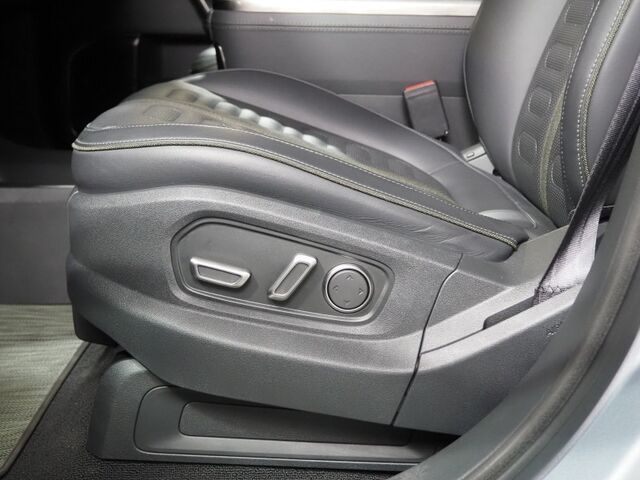 2024 Rivian R1S Adventure Package AWD *QUAD-MOTOR, LARGE BATTERY PACK, SAFETY ALERTS, ADAPTIVE CRUISE, 360 CAMERAS, PANO GLASS ROOF, LEATHER, CLIMATE SEATS, HEATED STEERING, 21 INCH WHEELS, MERIDIAN AUDIO, WIRELESS CHARGING Round Rock TX