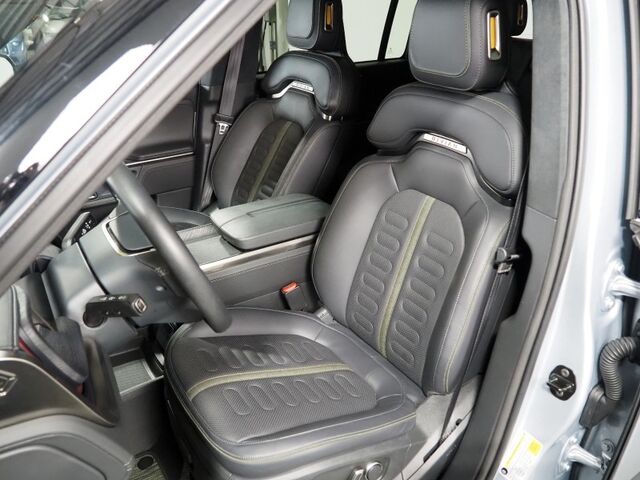 2024 Rivian R1S Adventure Package AWD *QUAD-MOTOR, LARGE BATTERY PACK, SAFETY ALERTS, ADAPTIVE CRUISE, 360 CAMERAS, PANO GLASS ROOF, LEATHER, CLIMATE SEATS, HEATED STEERING, 21 INCH WHEELS, MERIDIAN AUDIO, WIRELESS CHARGING Round Rock TX