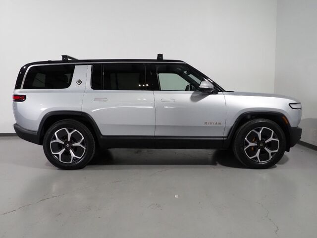 2024 Rivian R1S Adventure Package AWD *QUAD-MOTOR, LARGE BATTERY PACK, SAFETY ALERTS, ADAPTIVE CRUISE, 360 CAMERAS, PANO GLASS ROOF, LEATHER, CLIMATE SEATS, HEATED STEERING, 21 INCH WHEELS, MERIDIAN AUDIO, WIRELESS CHARGING Round Rock TX