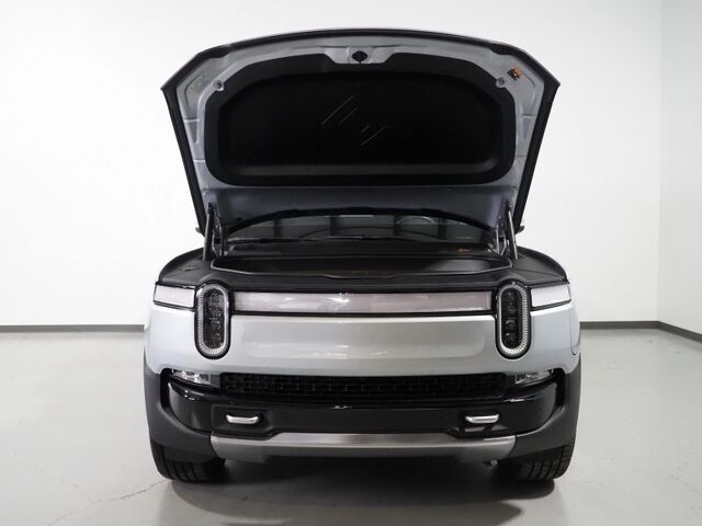 2024 Rivian R1S Adventure Package AWD *QUAD-MOTOR, LARGE BATTERY PACK, SAFETY ALERTS, ADAPTIVE CRUISE, 360 CAMERAS, PANO GLASS ROOF, LEATHER, CLIMATE SEATS, HEATED STEERING, 21 INCH WHEELS, MERIDIAN AUDIO, WIRELESS CHARGING Round Rock TX