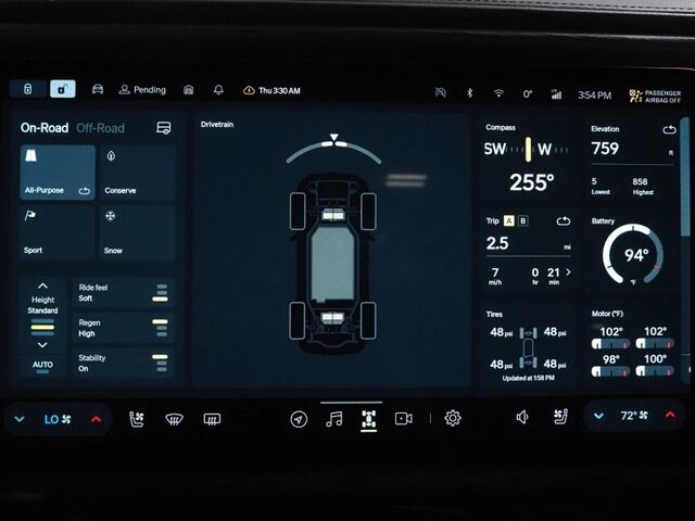 2024 Rivian R1S Adventure Package AWD *QUAD-MOTOR, LARGE BATTERY PACK, SAFETY ALERTS, ADAPTIVE CRUISE, 360 CAMERAS, PANO GLASS ROOF, LEATHER, CLIMATE SEATS, HEATED STEERING, 21 INCH WHEELS, MERIDIAN AUDIO, WIRELESS CHARGING Round Rock TX