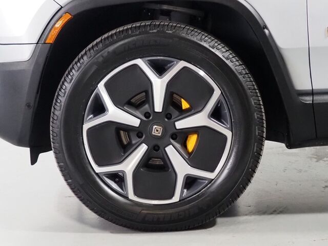2024 Rivian R1S Adventure Package AWD *QUAD-MOTOR, LARGE BATTERY PACK, SAFETY ALERTS, ADAPTIVE CRUISE, 360 CAMERAS, PANO GLASS ROOF, LEATHER, CLIMATE SEATS, HEATED STEERING, 21 INCH WHEELS, MERIDIAN AUDIO, WIRELESS CHARGING Round Rock TX