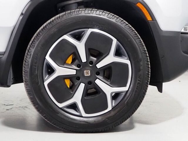 2024 Rivian R1S Adventure Package AWD *QUAD-MOTOR, LARGE BATTERY PACK, SAFETY ALERTS, ADAPTIVE CRUISE, 360 CAMERAS, PANO GLASS ROOF, LEATHER, CLIMATE SEATS, HEATED STEERING, 21 INCH WHEELS, MERIDIAN AUDIO, WIRELESS CHARGING Round Rock TX