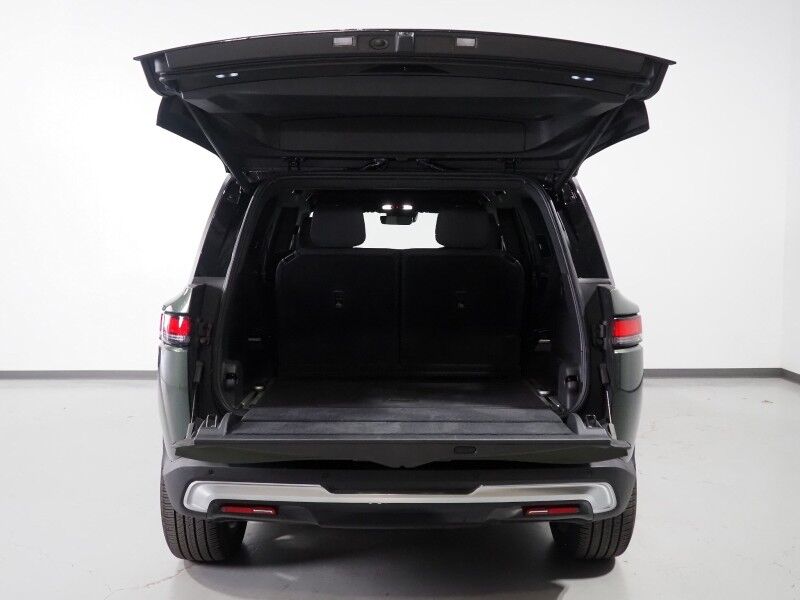 2024 Rivian R1S Adventure Performance Package AWD *DUAL MOTOR, STANDARD PLUS PACK, NAVIGATION, SAFETY ALERTS, ADAPTIVE CRUISE, 360 CAMERAS, PANO GLASS ROOF, LEATHER, CLIMATE SEATS, HEATED STEERING, 22 INCH WHEELS, MERIDIAN AUDIO, WIRELESS CHARGING Round Rock TX