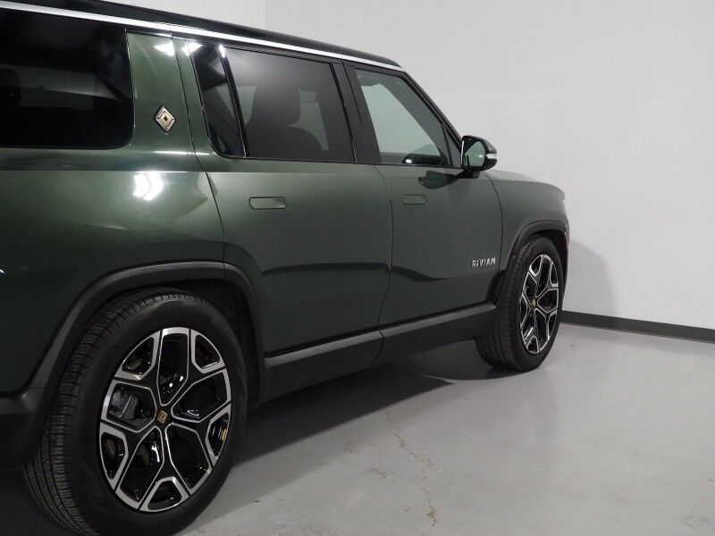 2024 Rivian R1S Adventure Performance Package AWD *DUAL MOTOR, STANDARD PLUS PACK, NAVIGATION, SAFETY ALERTS, ADAPTIVE CRUISE, 360 CAMERAS, PANO GLASS ROOF, LEATHER, CLIMATE SEATS, HEATED STEERING, 22 INCH WHEELS, MERIDIAN AUDIO, WIRELESS CHARGING Round Rock TX