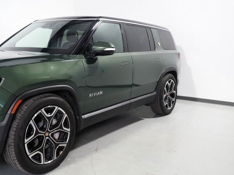2024 Rivian R1S Adventure Performance Package AWD *DUAL MOTOR, STANDARD PLUS PACK, NAVIGATION, SAFETY ALERTS, ADAPTIVE CRUISE, 360 CAMERAS, PANO GLASS ROOF, LEATHER, CLIMATE SEATS, HEATED STEERING, 22 INCH WHEELS, MERIDIAN AUDIO, WIRELESS CHARGING Round Rock TX