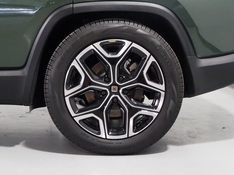 2024 Rivian R1S Adventure Performance Package AWD *DUAL MOTOR, STANDARD PLUS PACK, NAVIGATION, SAFETY ALERTS, ADAPTIVE CRUISE, 360 CAMERAS, PANO GLASS ROOF, LEATHER, CLIMATE SEATS, HEATED STEERING, 22 INCH WHEELS, MERIDIAN AUDIO, WIRELESS CHARGING Round Rock TX