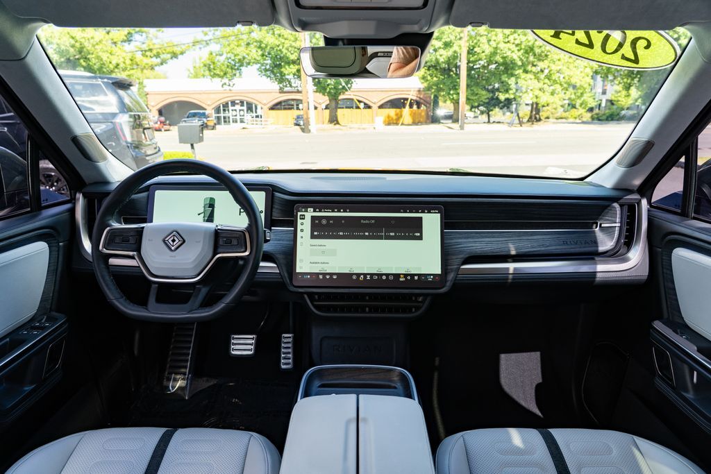 2024 Rivian R1S Adventure Beaverton OR
