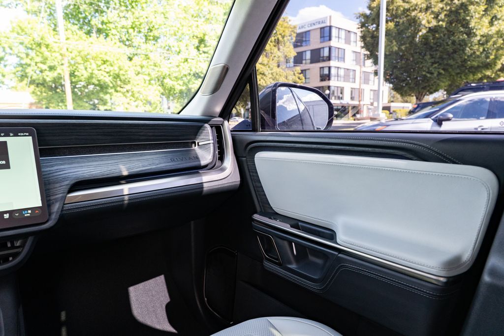 2024 Rivian R1S Adventure Beaverton OR