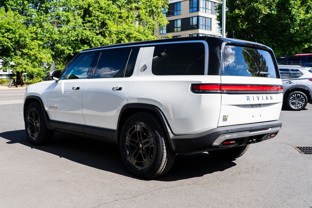 2024 Rivian R1S Adventure Beaverton OR